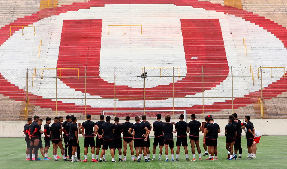 Plantel de Universitario podría jugar en otro club. | Foto: Universitario