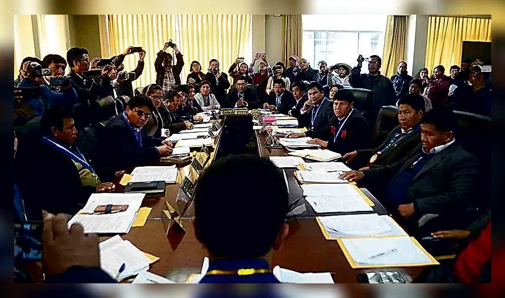 Consejeros se reúnen hoy.