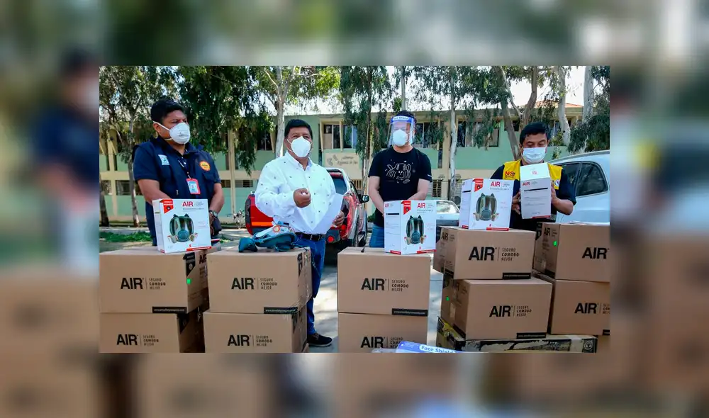 Galleros realizaron donativo a Hospital Regional de Ica. Foto: Gerencia Regional de Ica Galleros realizaron donativo a Hospital Regional de Ica. Foto: Gerencia Regional de Ica