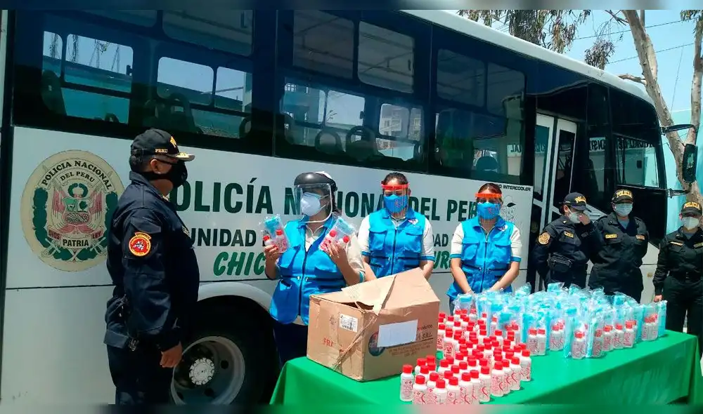Comité de Damas de Lambayeque realizó entrega de insumo de protección a policías. (Foto: PNP) Comité de Damas de Lambayeque realizó entrega de insumo de protección a policías. (Foto: PNP)