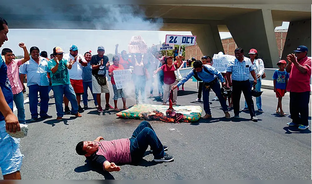 Protestan. Pobladores exigieron comunicación con consorcio.