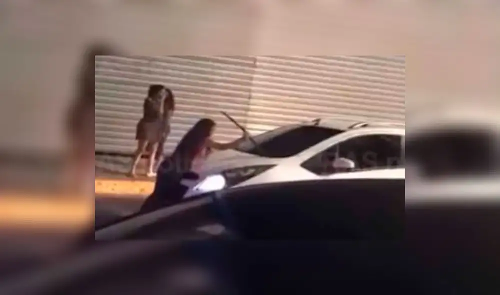 YouTube: Mujer interrumpe tránsito para "desenmascarar" infidelidad de su novio