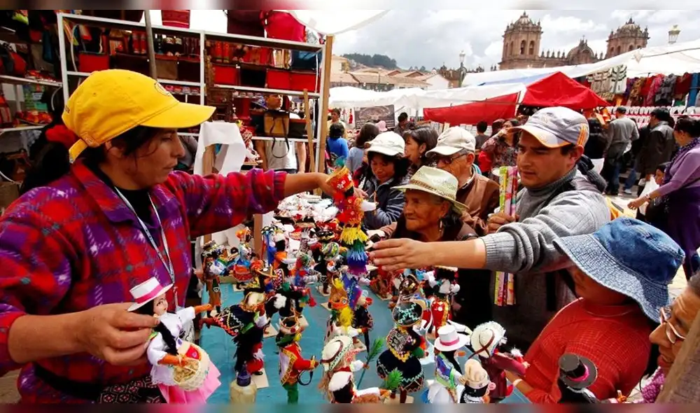 Cusco y Puno lideran lista de regiones con mayor concentración de artesanos en el país Cusco y Puno lideran lista de regiones con mayor concentración de artesanos en el país