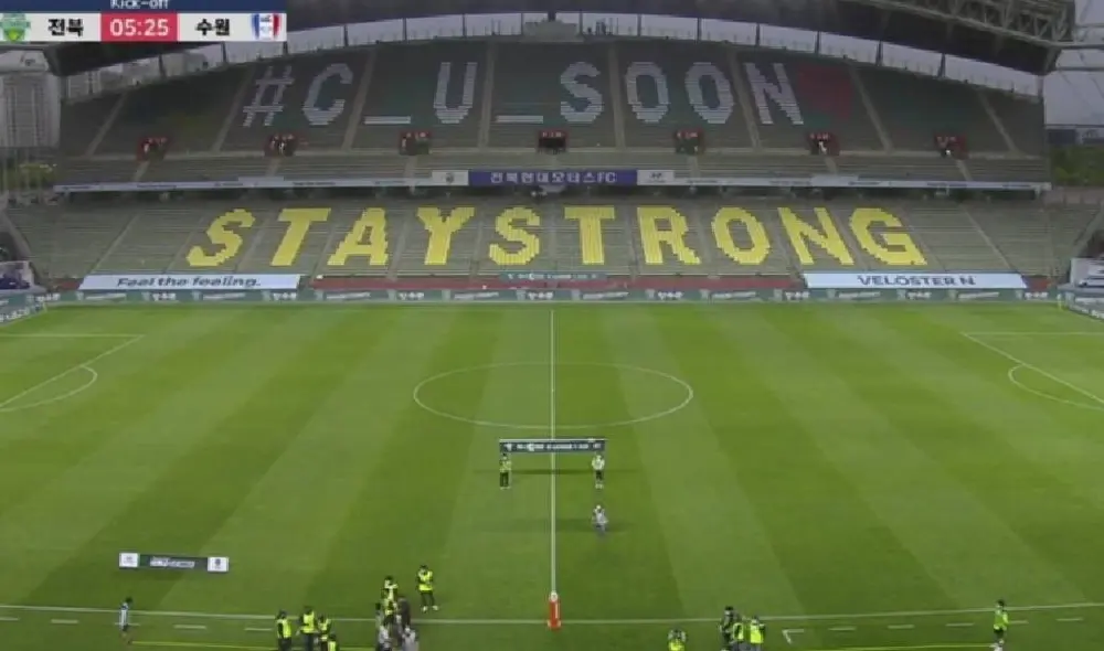 Así fue la celebración de Lee Dong-gook con sus compañeros. Foto: K Ligue 1