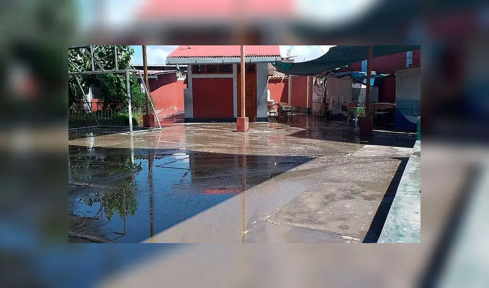 Local de votación en Arequipa se inundó tras colapso de desagüe. Foto: Correo