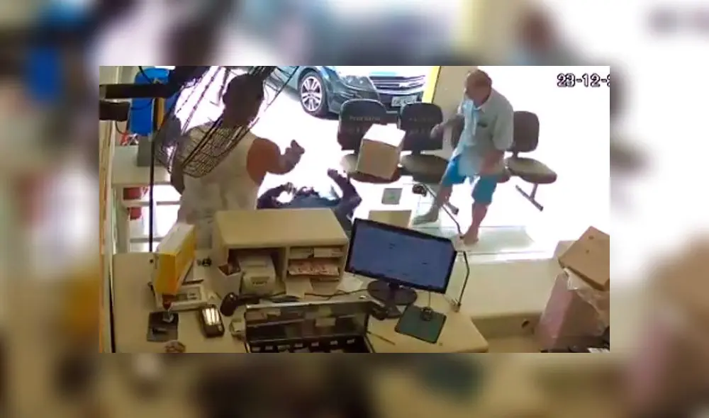 Hombre dispara a quemarropa a ladrón que se distrajo por robar el dinero de negocio [VIDEO]