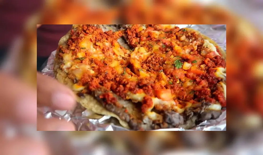 Desliza las imágenes para ver la reacción que tuvieron dos peruanos al probar la tlayuda, el plato que derrotó al ceviche. Desbalanceados/YouTube