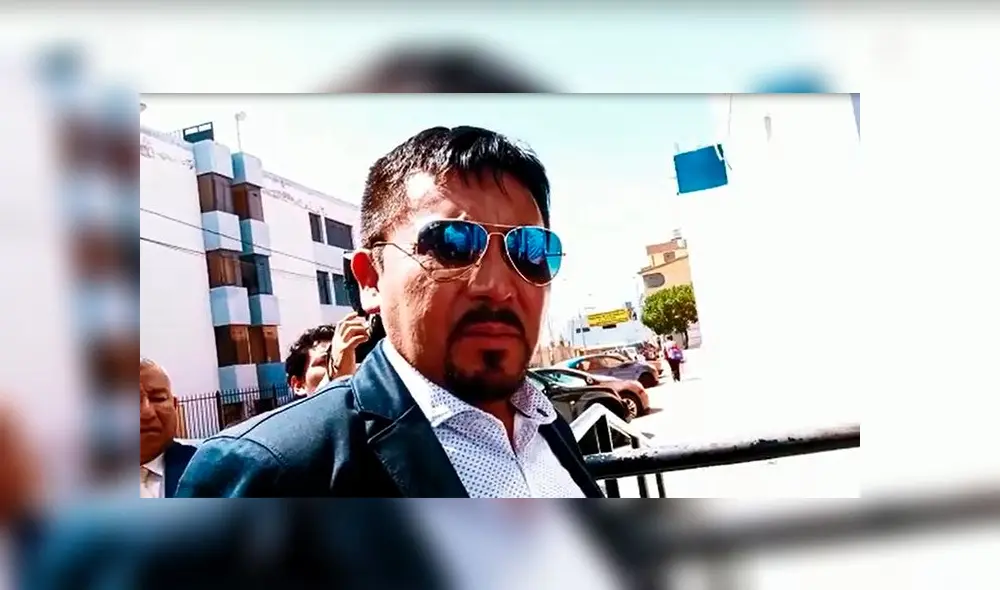 Elmer Cáceres Llica acudió hoy a la Fiscalía en Paucarpata Elmer Cáceres Llica acudió hoy a la Fiscalía en Paucarpata