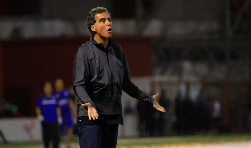 'Chemo' del Solar actualmente se encuentra dirigiendo al club César Vallejo. Foto: Archivo GLR