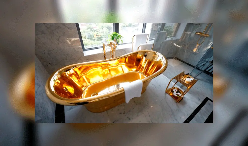Las bañeras están cubiertas en oro de 24 quilates. Foto: Reuters.