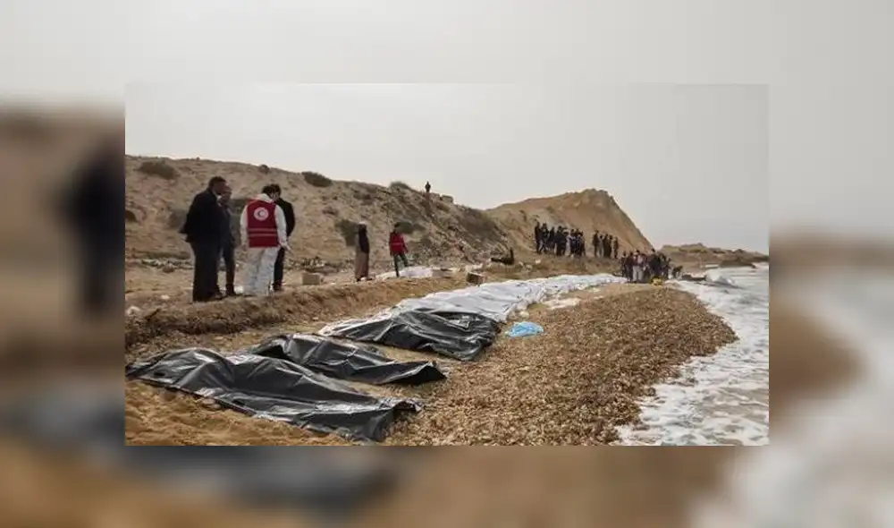 Naufragio de embarcación deja 90 inmigrantes muertos frente a las costa de Libia