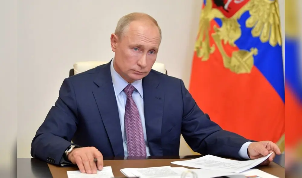 Russia President Vladimir Putin chairs a video meeting of the Pobeda (Victory) organising committee at the Novo-Ogaryovo state residence outside Moscow on July 2, 2020, as he thanked Russians today after a nationwide vote approved controversial constitutional reforms that allow him to extend his rule until 2036. (Photo by Alexei Druzhinin / Sputnik / AFP)