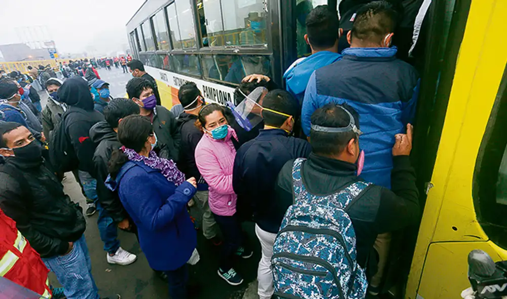 A guardar la distancia. Es importante que la población cumpla esa medida y use mascarillas. Foto: Flavio Matos. A guardar la distancia. Es importante que la población cumpla esa medida y use mascarillas. Foto: Flavio Matos.