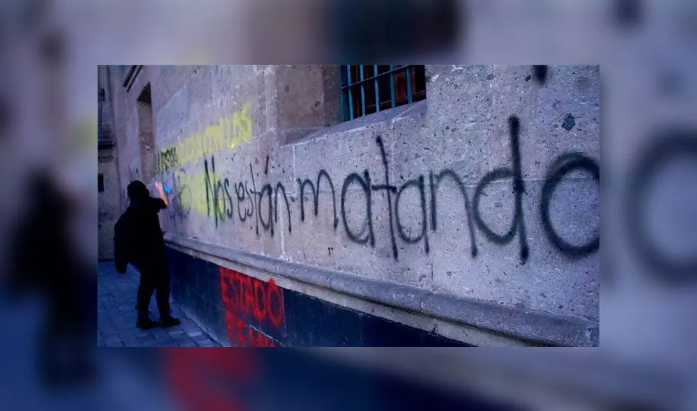 Colectivos protestan por feminicidio de Ingrid Escamilla en frontis del Palacio Nacional de México Colectivos protestan por feminicidio de Ingrid Escamilla en frontis del Palacio Nacional de México