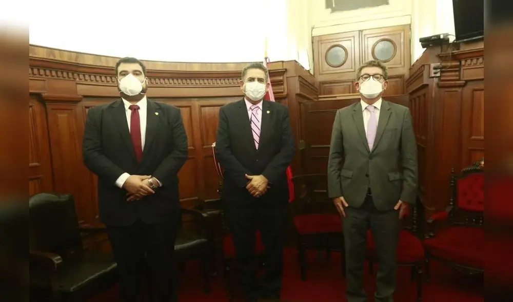 Vicepresidente Guillermo Aliaga; presidente del Congreso, Manuel Merino; y canciller Gustavo Meza-Cuadra. Foto: Congreso.