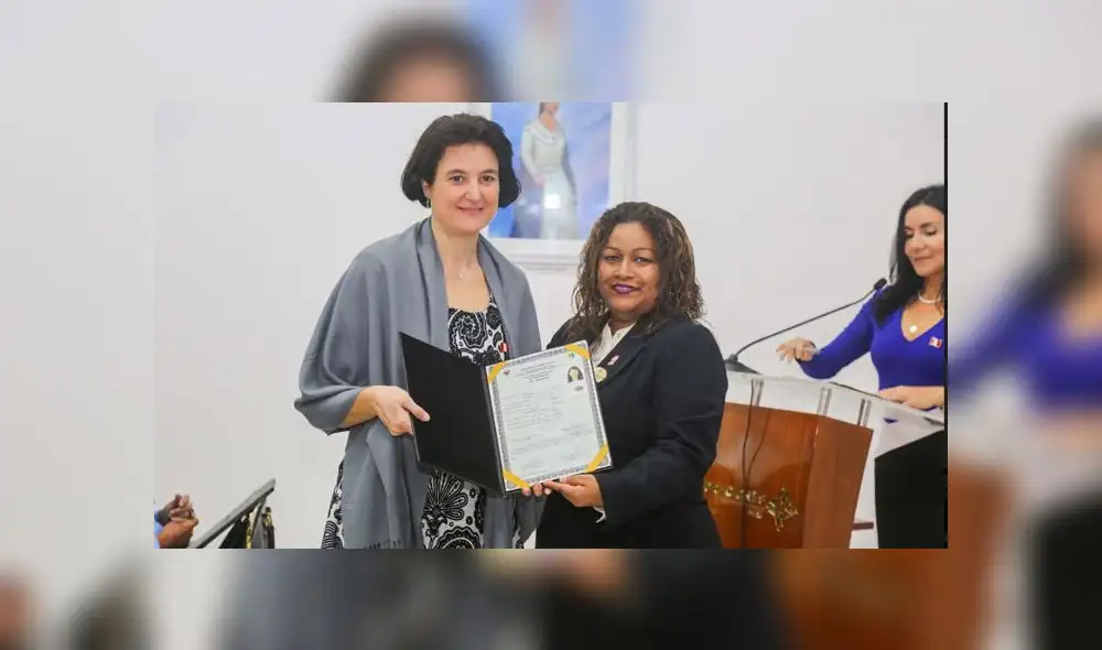 Ceremonia del título de ciudadanía se llevó a cabo en la Sala de la Nacionalidad Peruanidad. (Foto: Migraciones) Ceremonia del título de ciudadanía se llevó a cabo en la Sala de la Nacionalidad Peruanidad. (Foto: Migraciones)