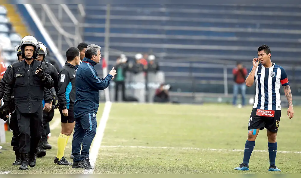 Alianza Lima: Pablo Bengoechea mueve la pizarra