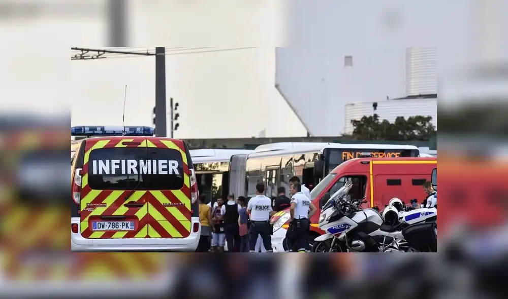 Al menos un muerto y nueve heridos dejó ataque en estación de tren en Francia. Foto: AFP