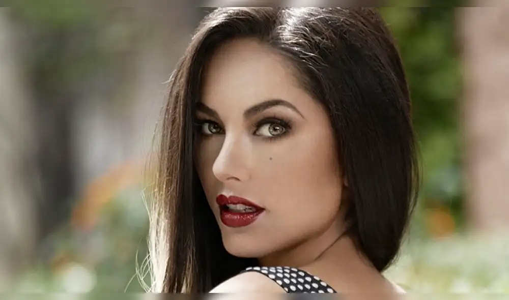 Barbara Mori impacta en los Premios Fénix con su escultural figura a sus 40 años [FOTOS]