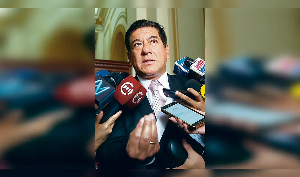 Piden renuncia de Juan Carlos Gonzales a Ética