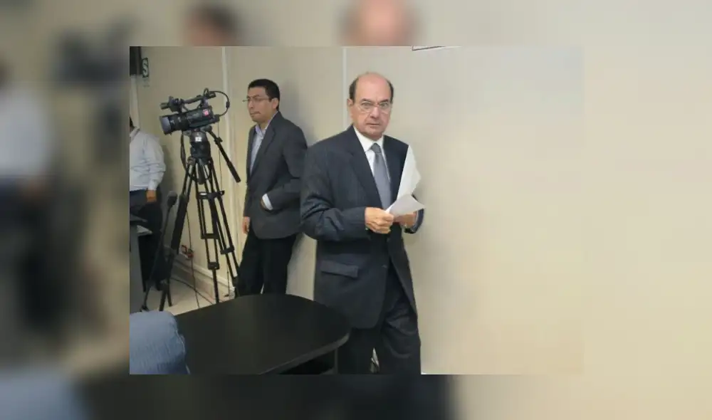 Caso Odebrecht: ordenan impedimento de salida del país para Miguel Atala, socio de Alan García Caso Odebrecht: ordenan impedimento de salida del país para Miguel Atala, socio de Alan García