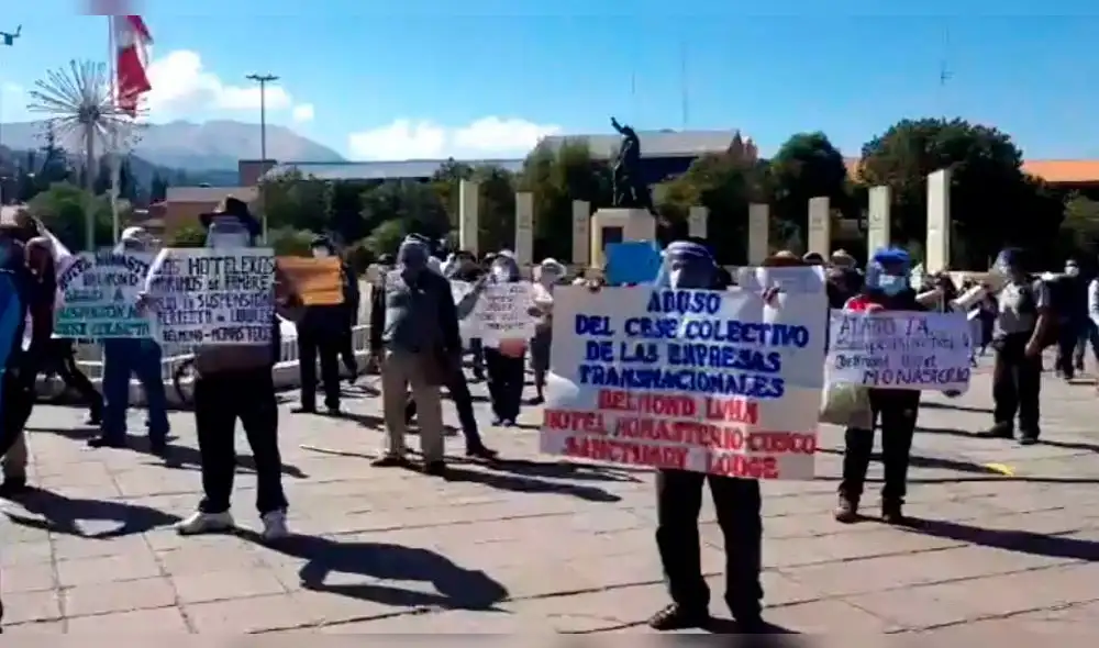 Protestaron rente al local de la Dirección Regional de Comercio Exterior y Turismo.