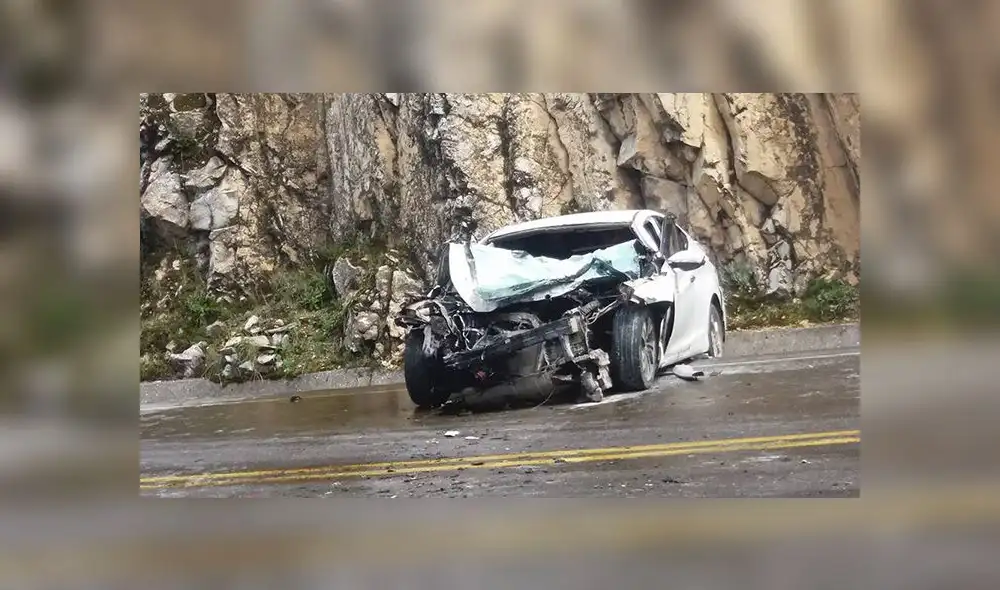 Pasco: choque entre camión y auto deja tres heridos graves