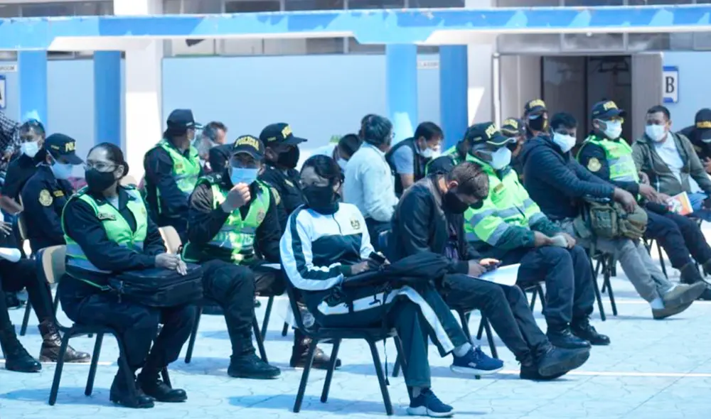 Cerca de 7.020 recibirán dosis del laboratorio Pfizer. Foto: Rodrigo Talavera / La República Cerca de 7.020 recibirán dosis del laboratorio Pfizer. Foto: Rodrigo Talavera / La República