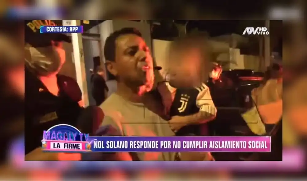 Nolberto Solano salió camino a la comisaría cargando a su hijo. Nolberto Solano salió camino a la comisaría cargando a su hijo.