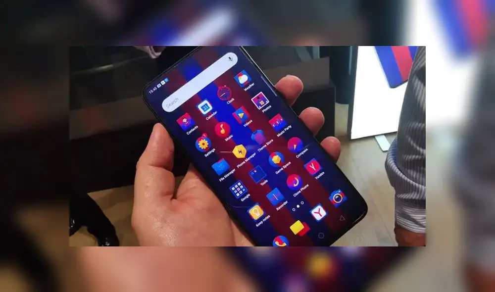 Este smartphone de Oppo está personalizado con los colores del Barcelona tanto en su carcasa como en la interfaz de Android.