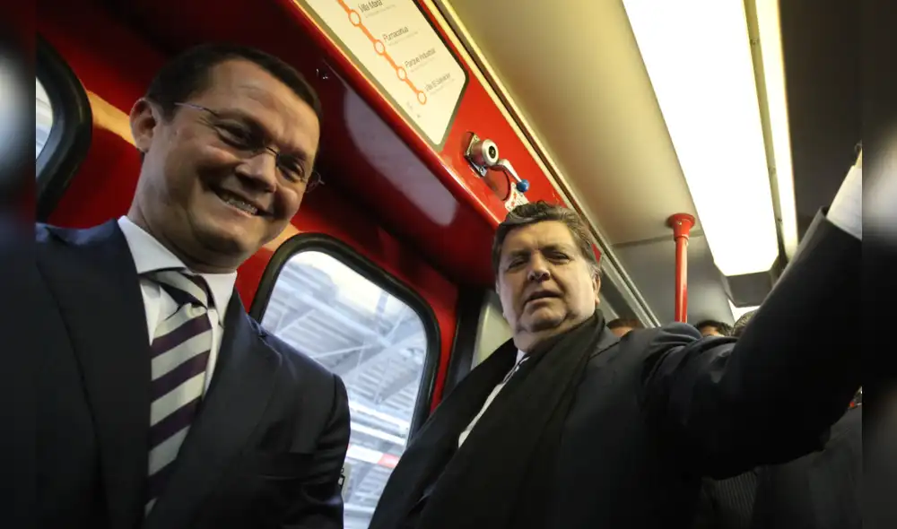 Alan García y Jorge Barata durante la inauguración del tren eléctrico. Foto: La República.