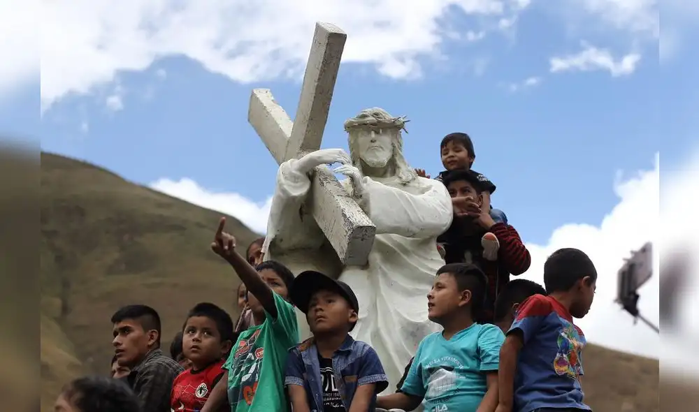 Semana Santa: actor es crucificado de verdad en Huánuco [FOTOS]
