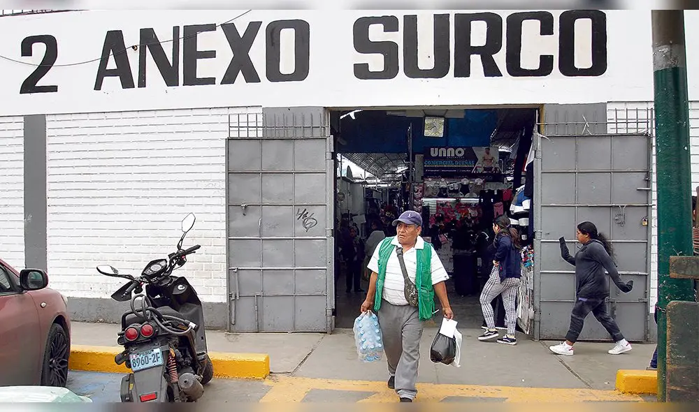 Surco privatiza el mercado Jorge Chávez a 50 años de su creación