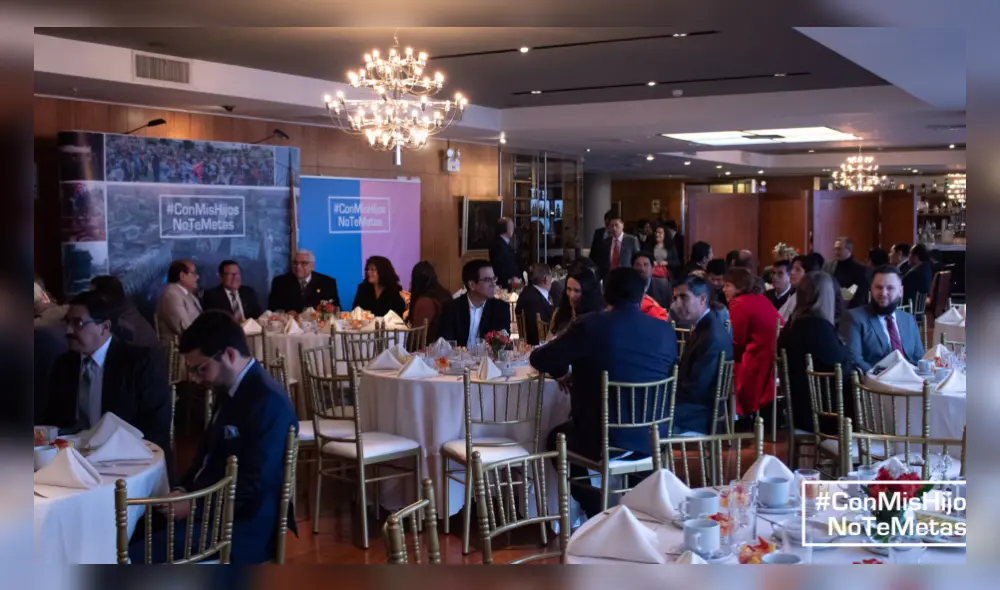 Pedro Olaechea participó en reunión de colectivo ‘Con mis hijos no te metas’ Pedro Olaechea participó en reunión de colectivo ‘Con mis hijos no te metas’