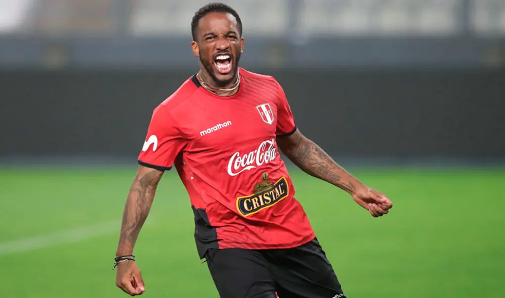 Jefferson Farfán fue titular en la derrota de Perú ante Brasil por las Eliminatorias Qatar 2022. Foto: EFE.