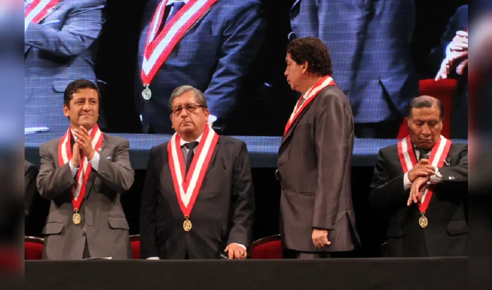 Sindicado como miembro de “los cuellos blancos” promociona curso para ser juez