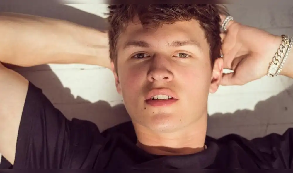 El actor de Hollywood ha protagonizado Bajo la misma estrella y Baby Driver, tiene un futuro prometedor. El actor de Hollywood ha protagonizado Bajo la misma estrella y Baby Driver, tiene un futuro prometedor.