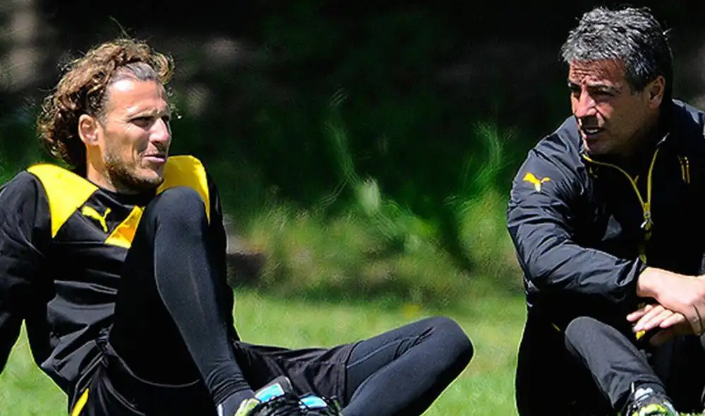 Diego Forlán reveló que aprendió bastante de Pablo Bengoechea. Foto: Prensa Peñarol