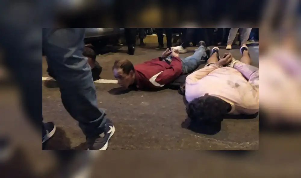 Delincuentes circulaban cerca al centro financiero de Fiori con actitud sospechosa y al negarse a identificarse, la PNP procedió a intervenirlos (Foto: Christian Moreno / Grupo La República) Delincuentes circulaban cerca al centro financiero de Fiori con actitud sospechosa y al negarse a identificarse, la PNP procedió a intervenirlos (Foto: Christian Moreno / Grupo La República)