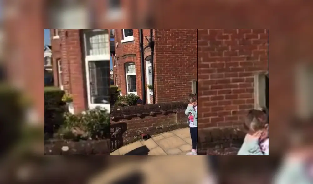 Video es viral en YouTube. Residentes de vecindario planearon la conmovedora sorpresa para la pequeña a través de un chat de WhatsApp del barrio. Video es viral en YouTube. Residentes de vecindario planearon la conmovedora sorpresa para la pequeña a través de un chat de WhatsApp del barrio.