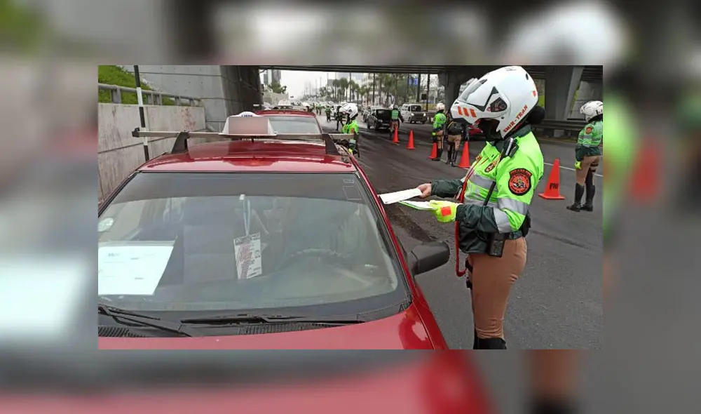 Policía Nacional del Perú supervisará que las personas cumplan el toque de queda total. Créditos: URPI-GLR.