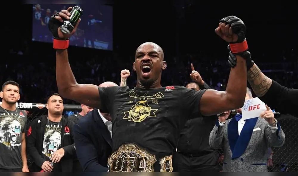 Jon Jones renuncia al título de UFC y pide su salida de la empresa. Jon Jones renuncia al título de UFC y pide su salida de la empresa.
