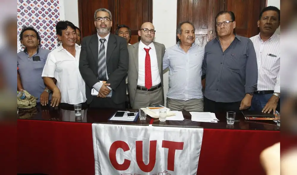 Ministro Sánchez se reunió con dirigentes de la CUT