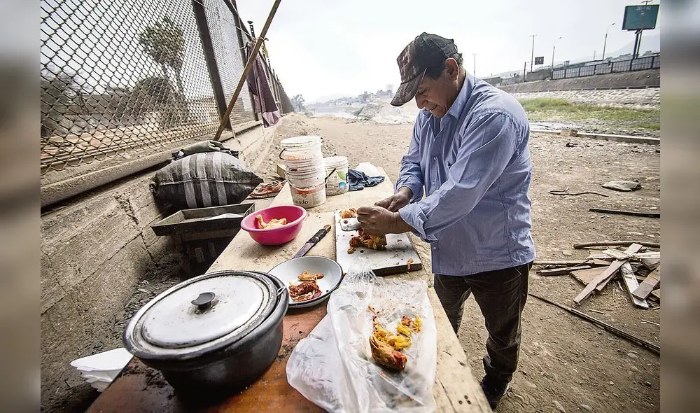 Pollo. El día que los visitamos recibieron un almuerzo consistente de pollo a la brasa. (Foto: John Reyes)