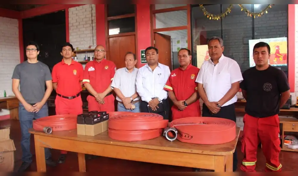 Entregan implementos a la Compañía de Bomberos de Lambayeque