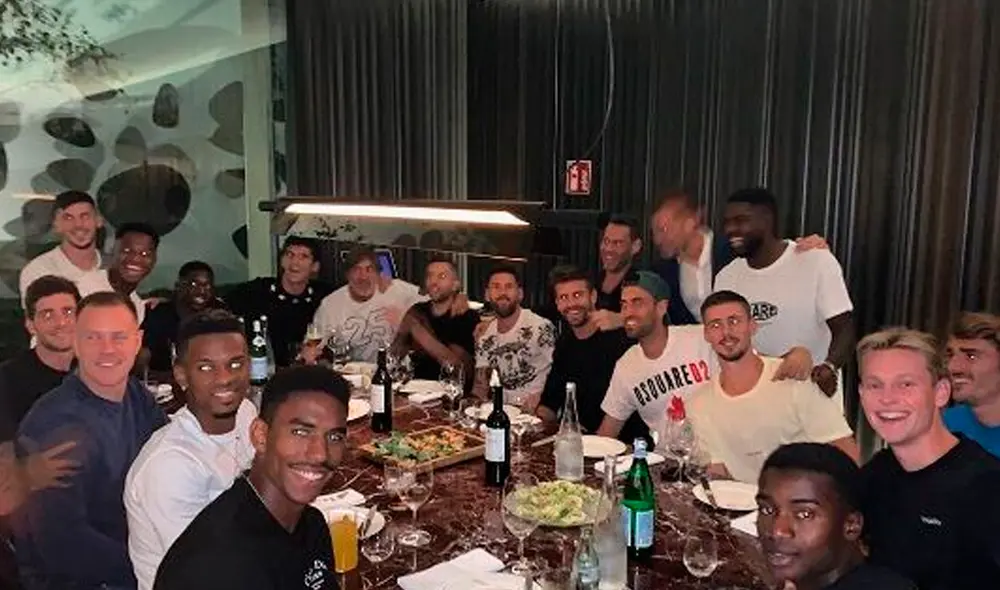 El futbolista argentino juntó a sus compañeros del FC Barcelona en un hotel con el fin de afianzar el grupo y pensar en los próximos compromisos por la Liga Santander y Champions League. El futbolista argentino juntó a sus compañeros del FC Barcelona en un hotel con el fin de afianzar el grupo y pensar en los próximos compromisos por la Liga Santander y Champions League.