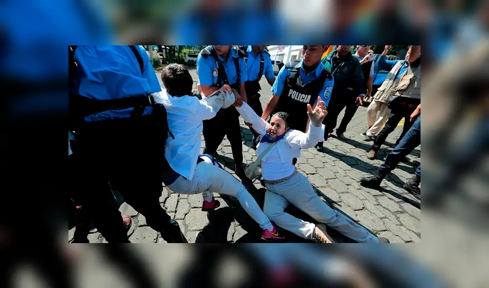 Nicaragua: Policía reprime con violencia nueva protesta contra Daniel Ortega Nicaragua: Policía reprime con violencia nueva protesta contra Daniel Ortega