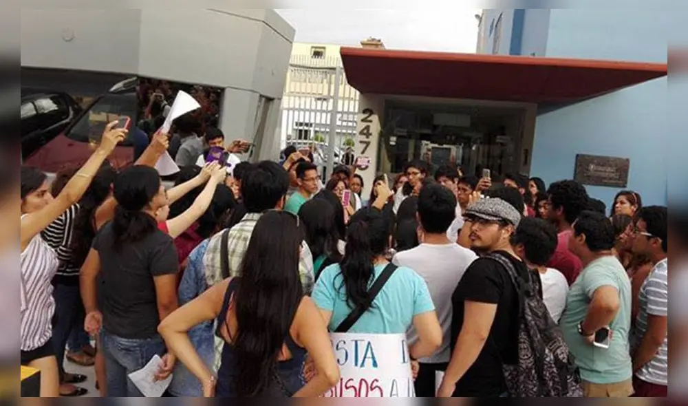 1800 postulantes a plazas en Serums denuncian irregularidades en Examen Nacional de Odontología| VIDEO 1800 postulantes a plazas en Serums denuncian irregularidades en Examen Nacional de Odontología| VIDEO