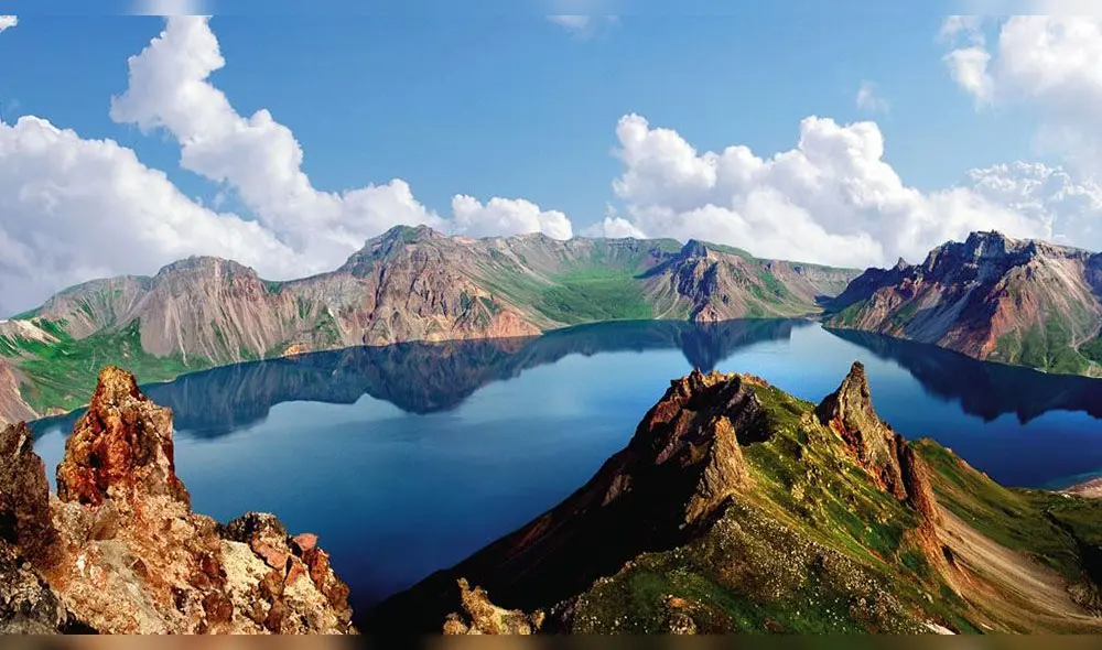 El monte Paekdu es un volcán inactivo que marca la frontera entre China y Corea del Norte.