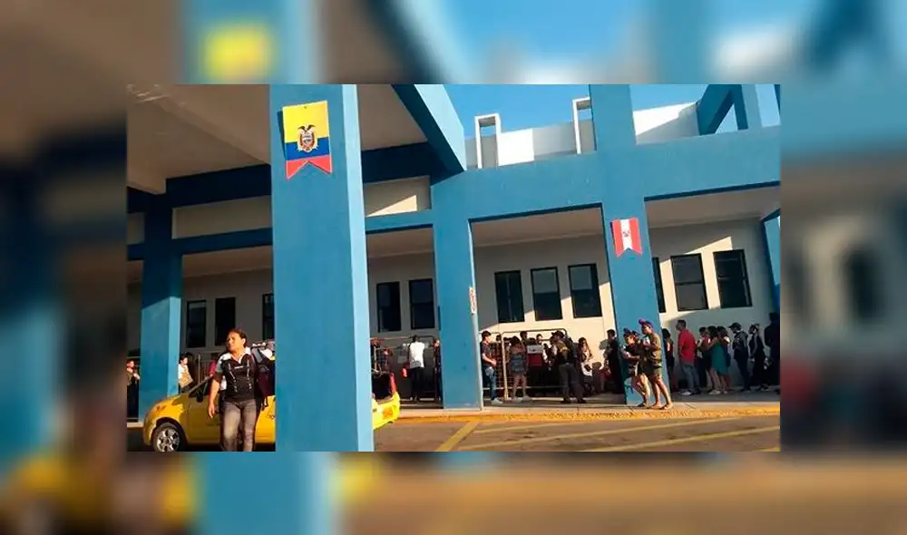 Multitud de venezolanos en la frontera con Ecuador espera ingresar al Perú [VIDEO]